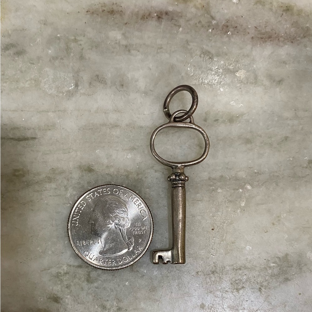 Sterling Silver Key Charm Vintage - Picture 2 of 2